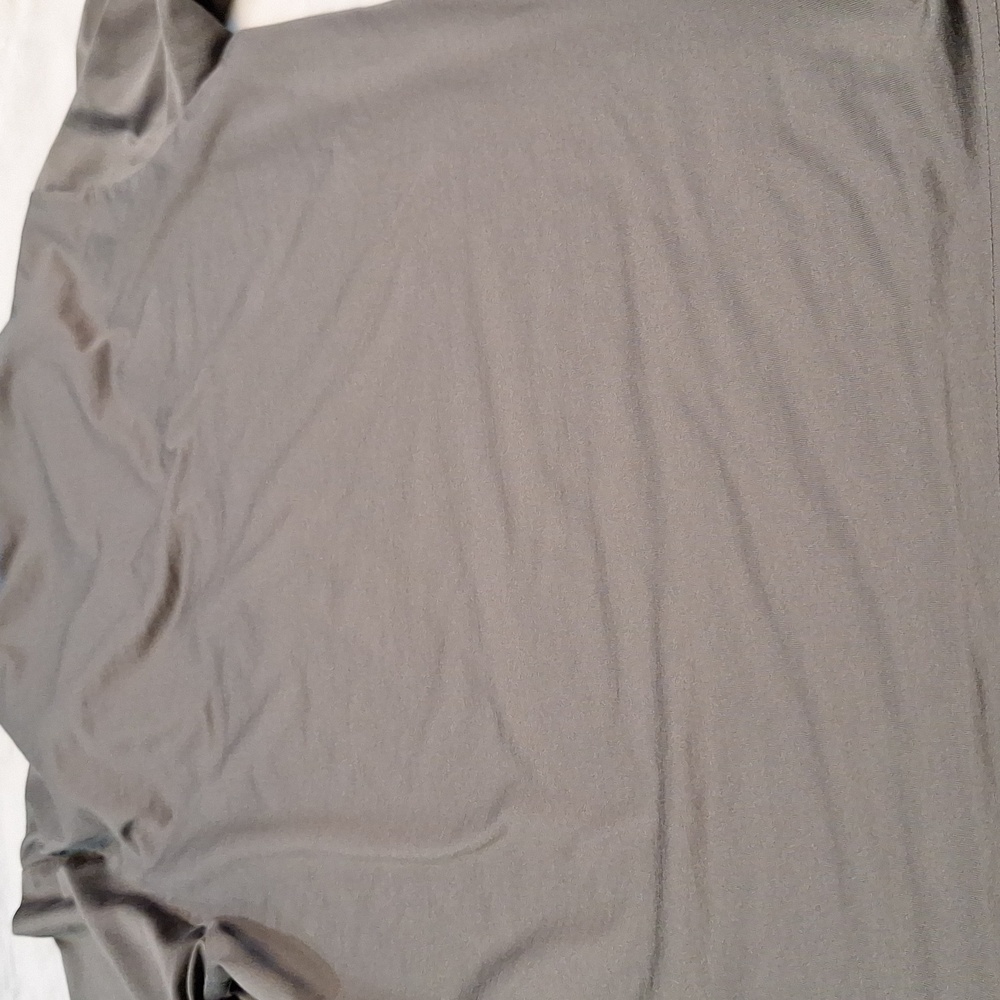 Travis Mathew Performance Dark Gray Golf Shortsleeve Shirt Logo Stripe Accent XL - Picture 9 of 9